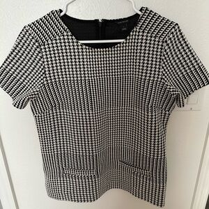 Ann Taylor Black and White Houndstooth Short Sleeve Top